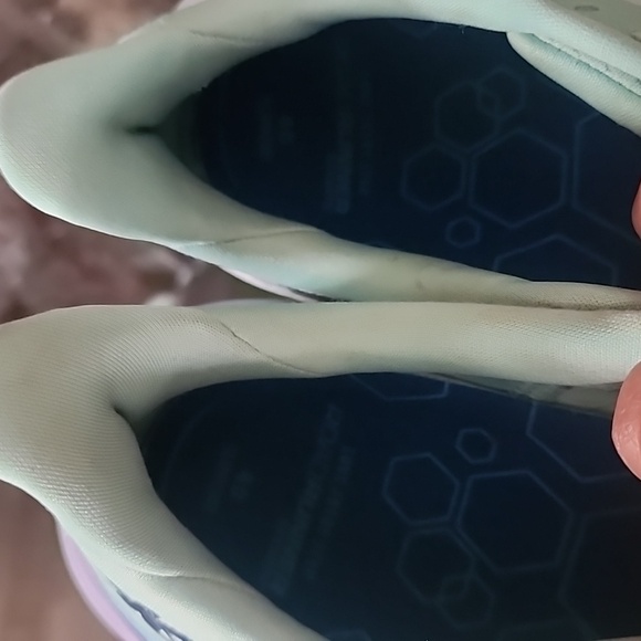 Hoka Arahi 6 Pastel Mint and Lavender Running Shoes - Picture 9 of 15